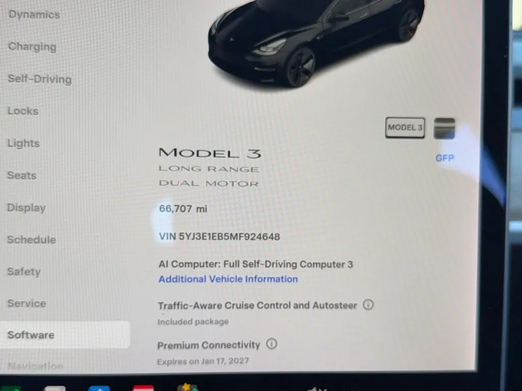 Tesla Model 3 photo 51
