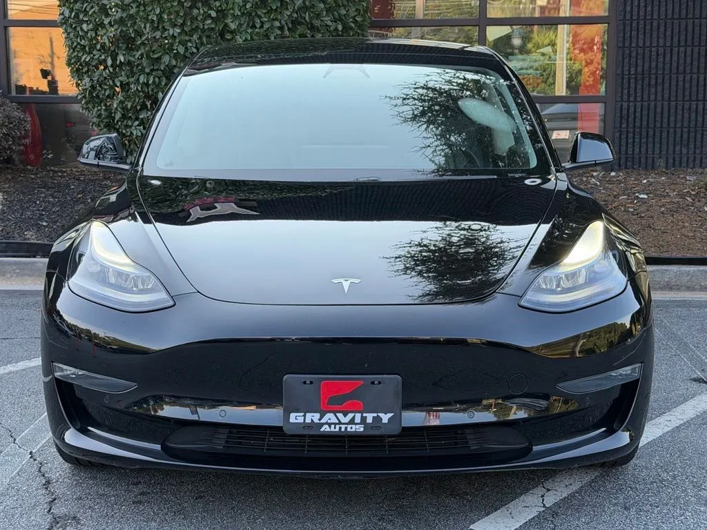 Tesla Model 3 photo 3