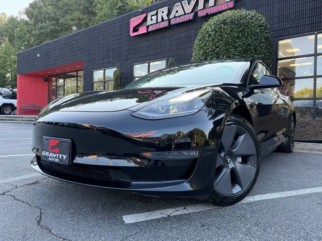 Tesla Model Y photo 2