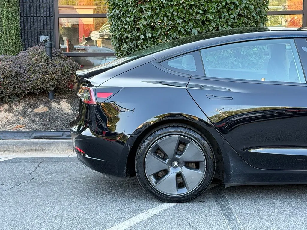 Tesla Model Y photo 21