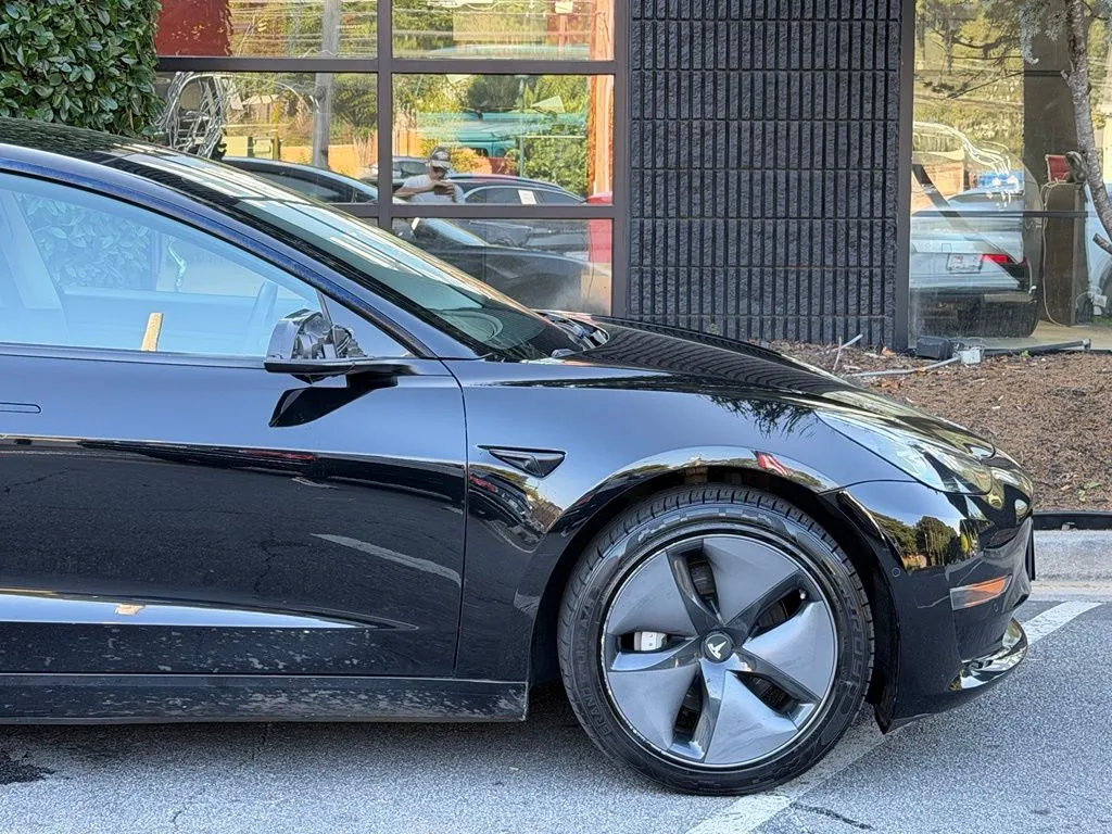 Tesla Model Y photo 22