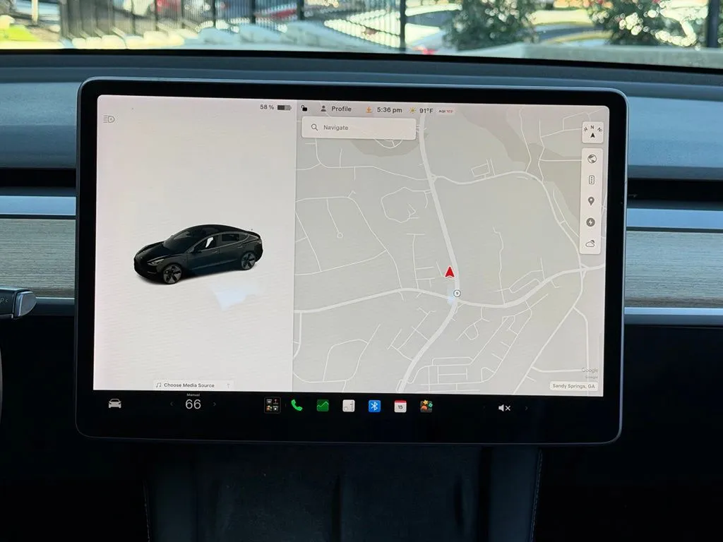 Tesla Model Y photo 45