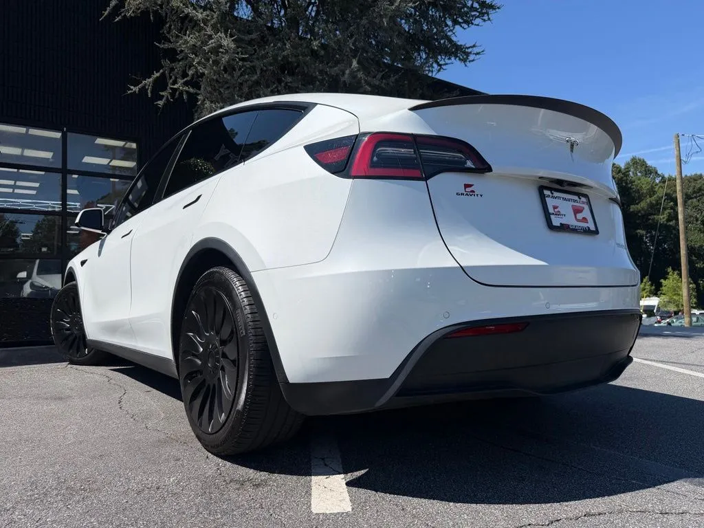 Tesla Model Y photo 20