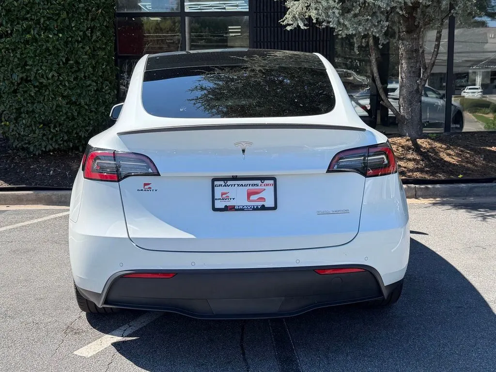 Tesla Model Y photo 14