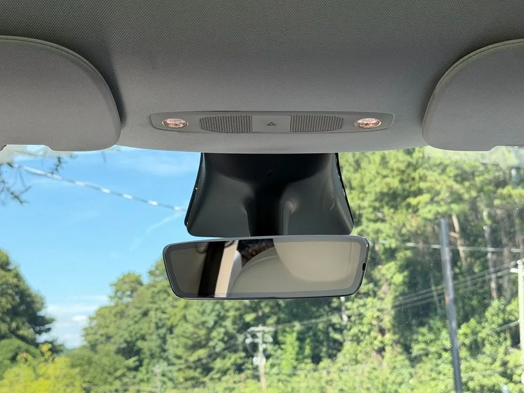 Tesla Model Y photo 48