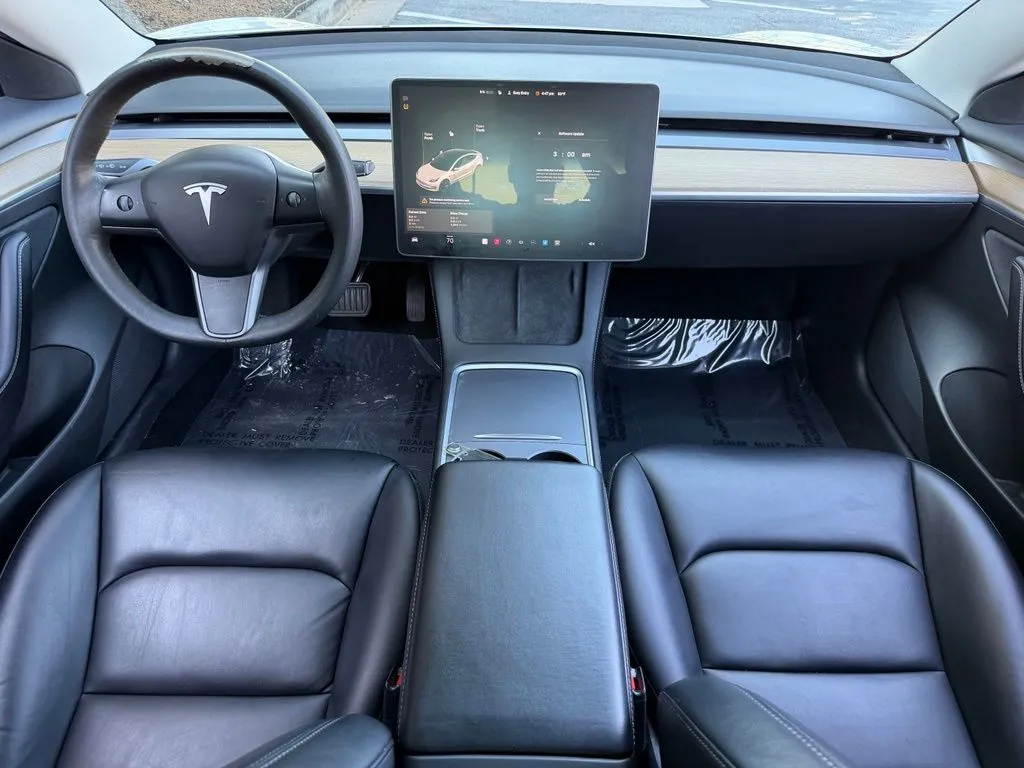 Tesla Model 3 photo 39
