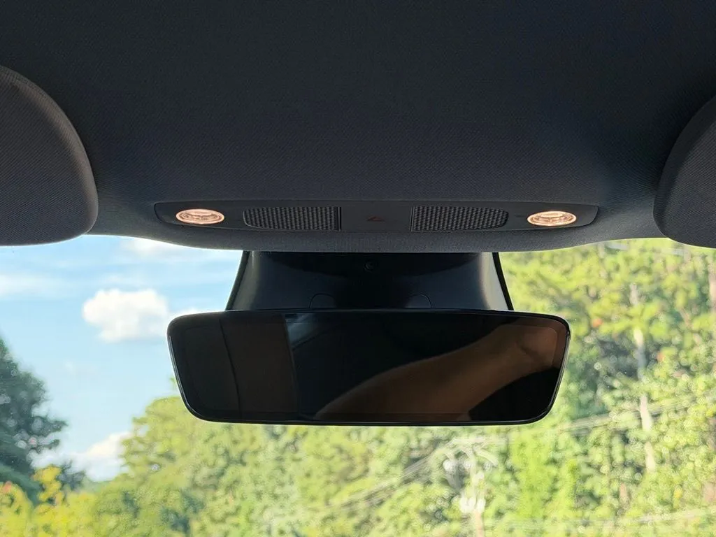 Tesla Model 3 photo 47