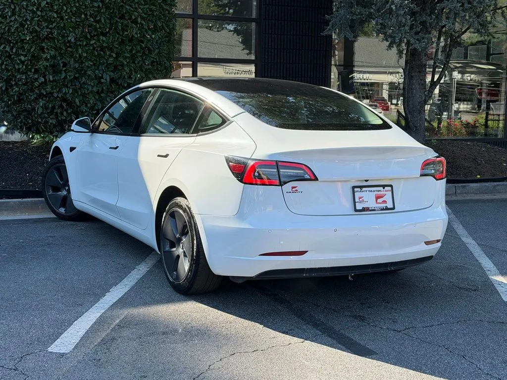 Tesla Model 3 photo 18