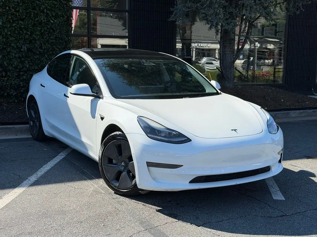 Tesla Model 3 photo 7