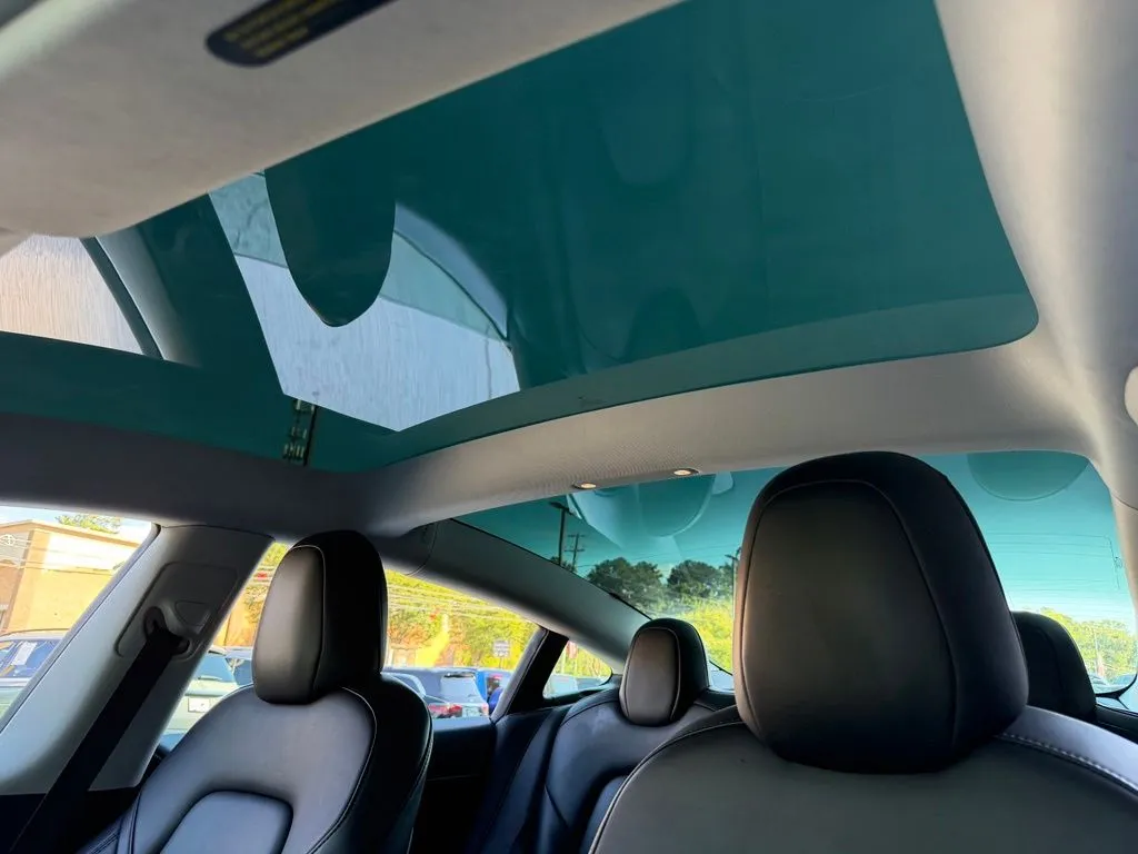 Tesla Model 3 photo 49