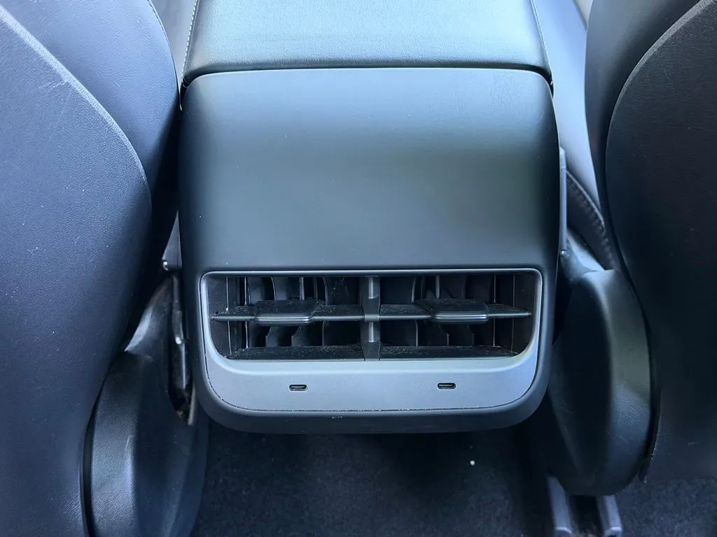 Tesla Model 3 photo 48