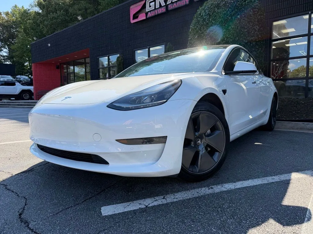 Tesla Model 3 photo 2