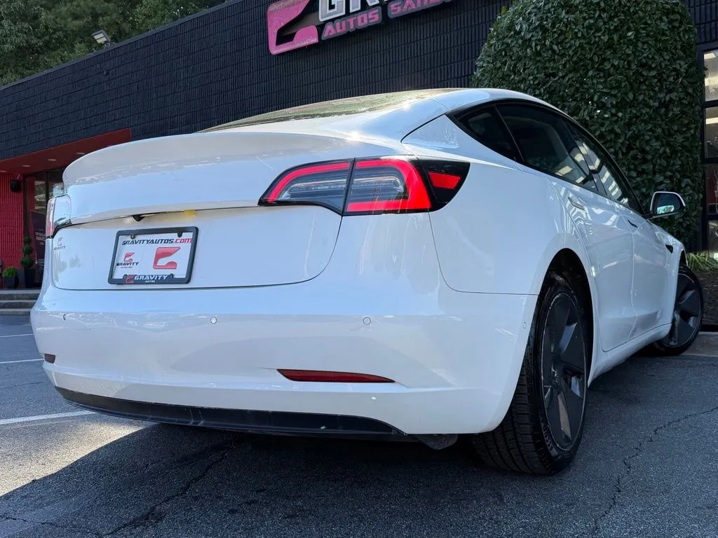 Tesla Model 3 photo 13