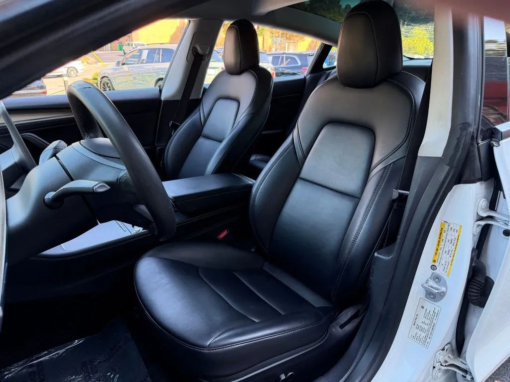 Tesla Model 3 photo 25