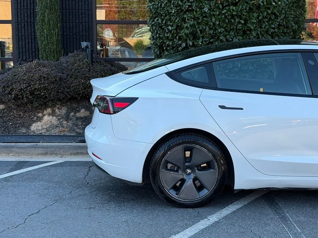 Tesla Model 3 photo 21