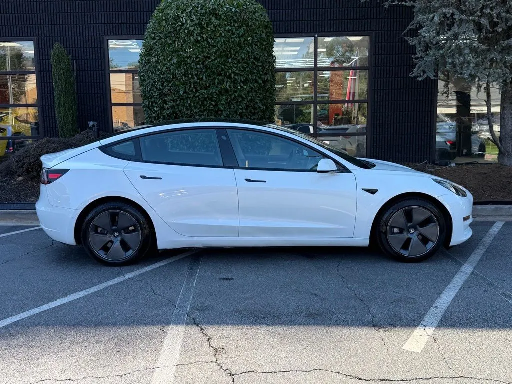 Tesla Model 3 photo 20
