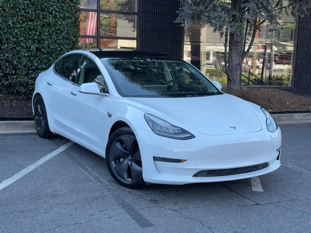 Tesla Model 3 photo 6