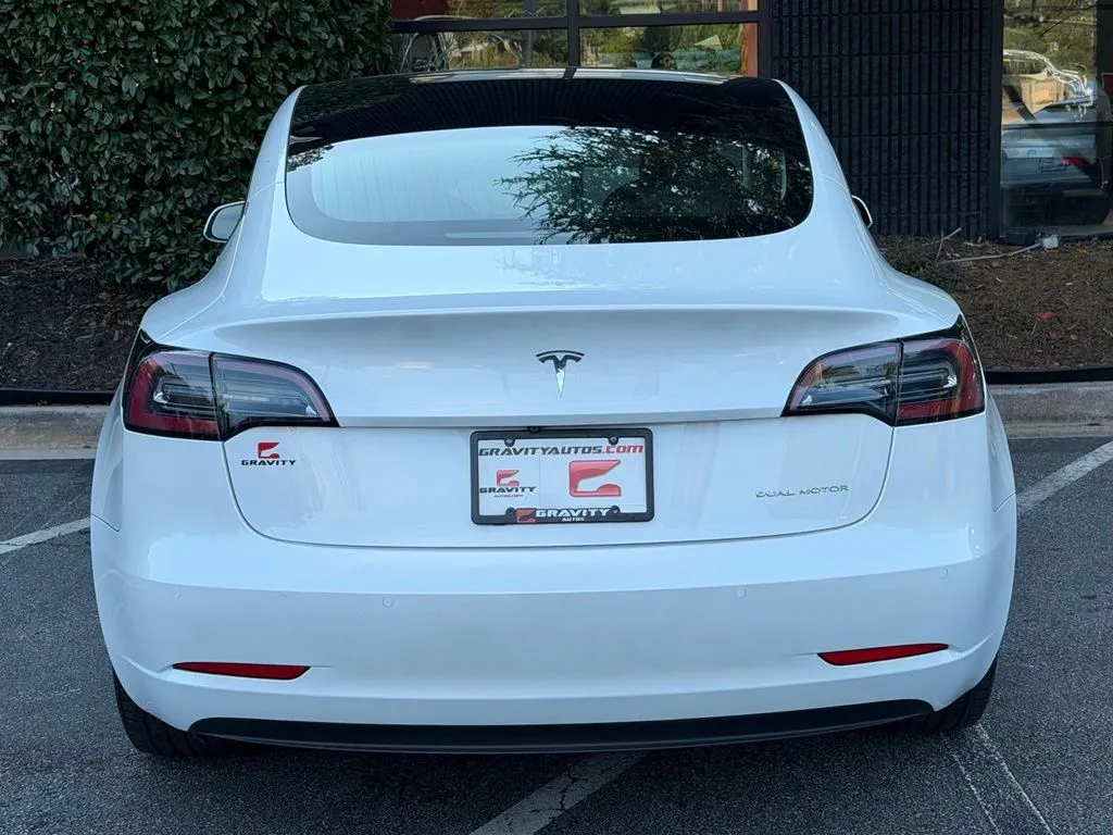 Tesla Model 3 photo 14