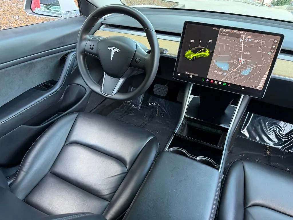 Tesla Model 3 photo 41