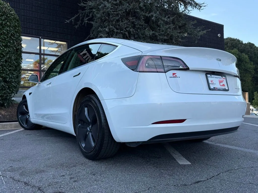 Tesla Model 3 photo 20