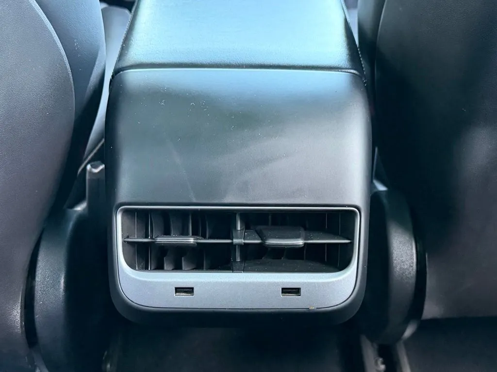 Tesla Model 3 photo 49