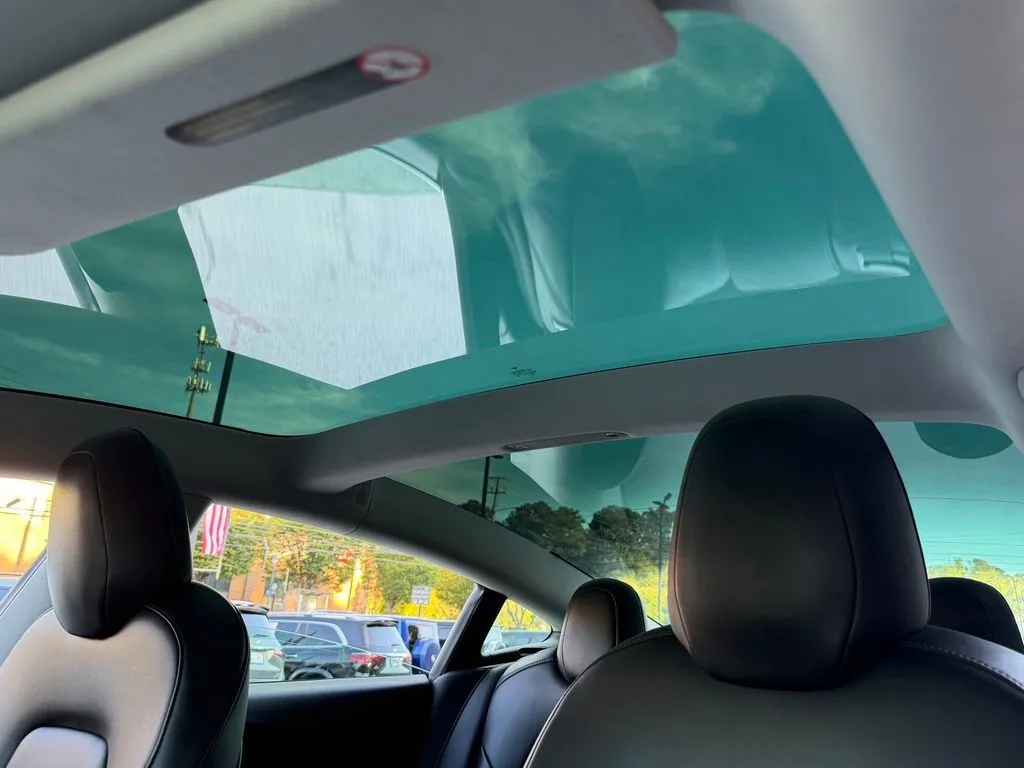 Tesla Model 3 photo 50