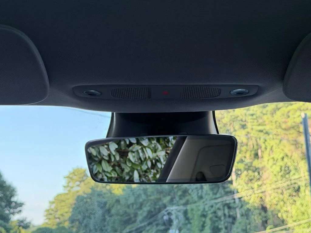 Tesla Model 3 photo 48