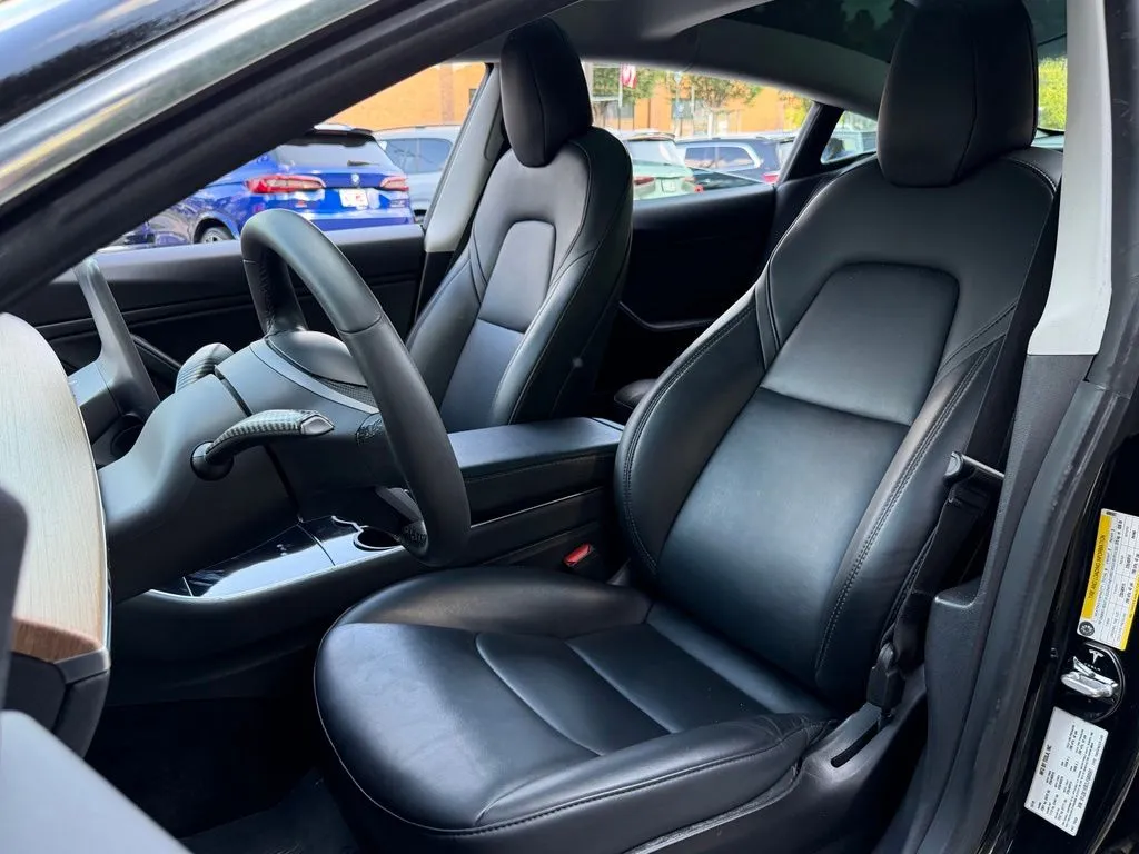 Tesla Model 3 photo 26