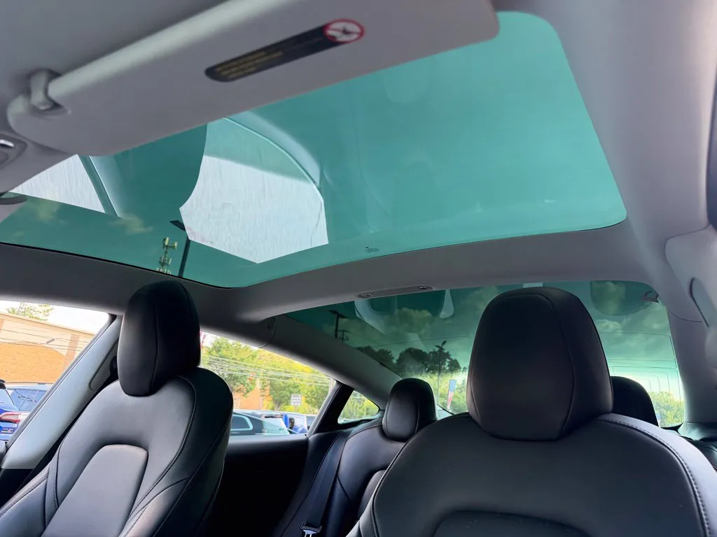 Tesla Model 3 photo 50