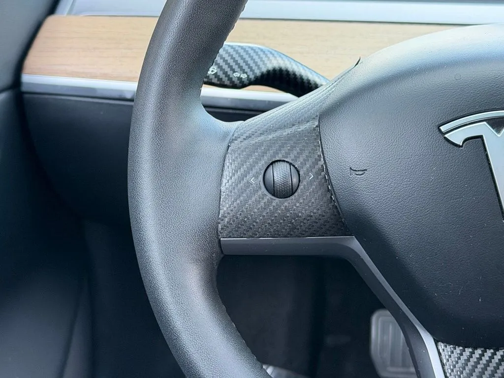 Tesla Model 3 photo 44