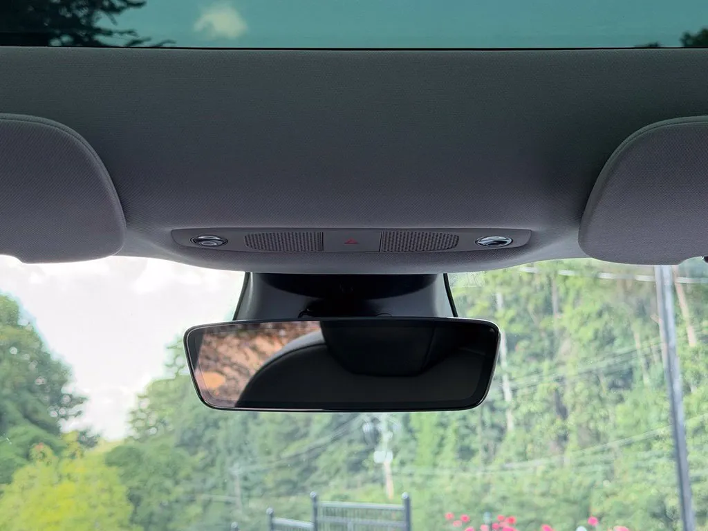Tesla Model 3 photo 48