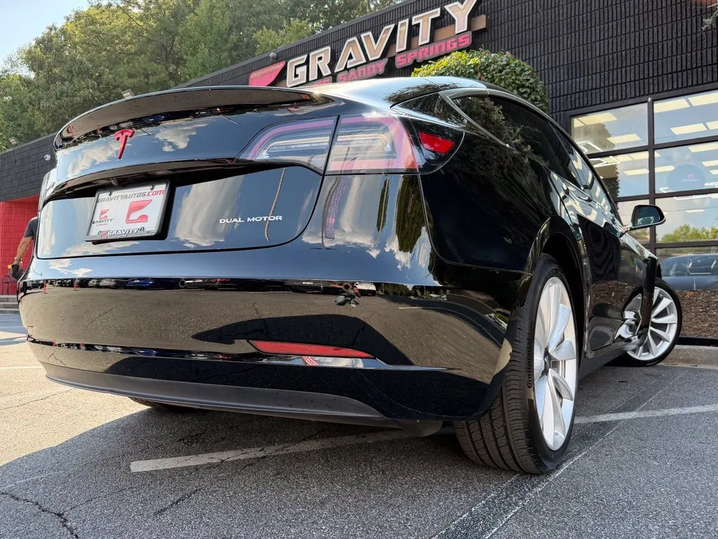 Tesla Model 3 photo 13