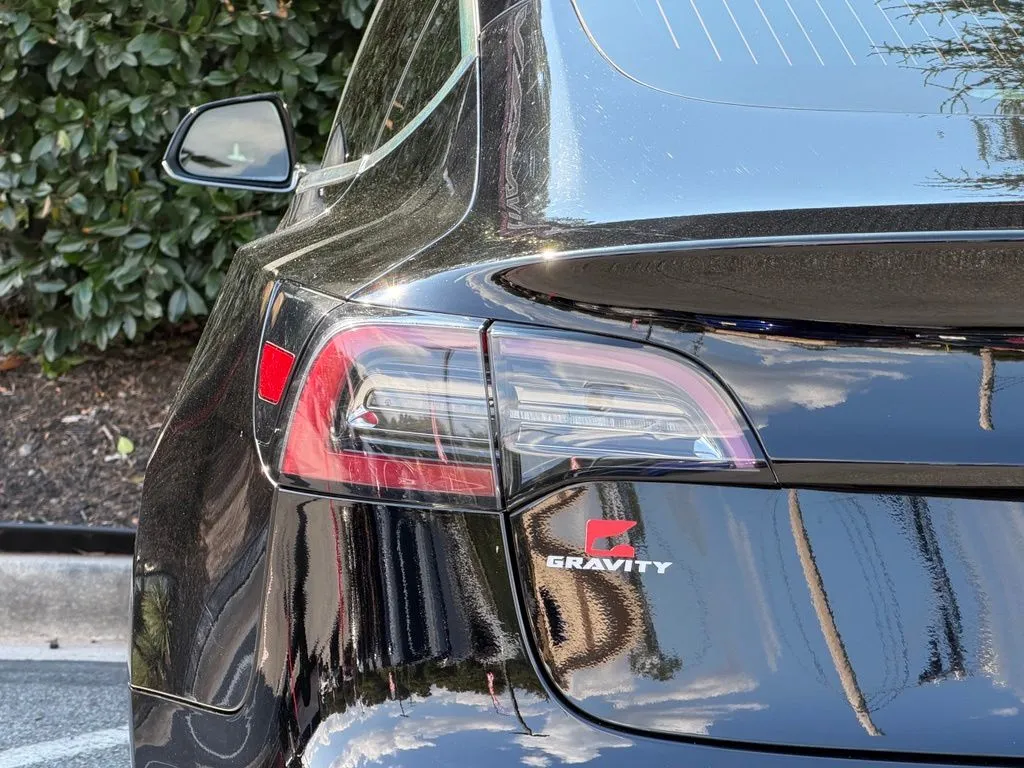 Tesla Model 3 photo 15
