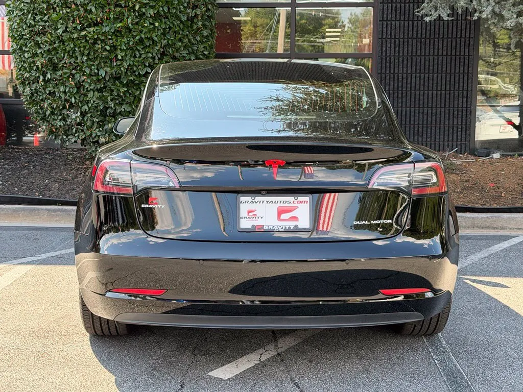 Tesla Model 3 photo 14
