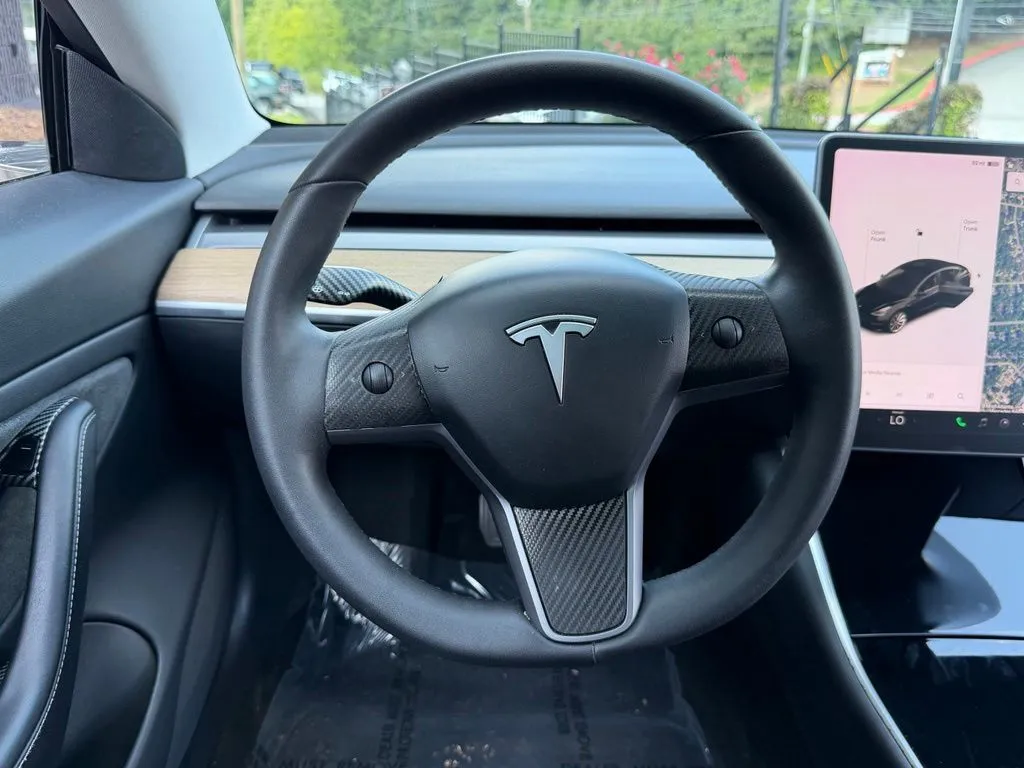 Tesla Model 3 photo 43
