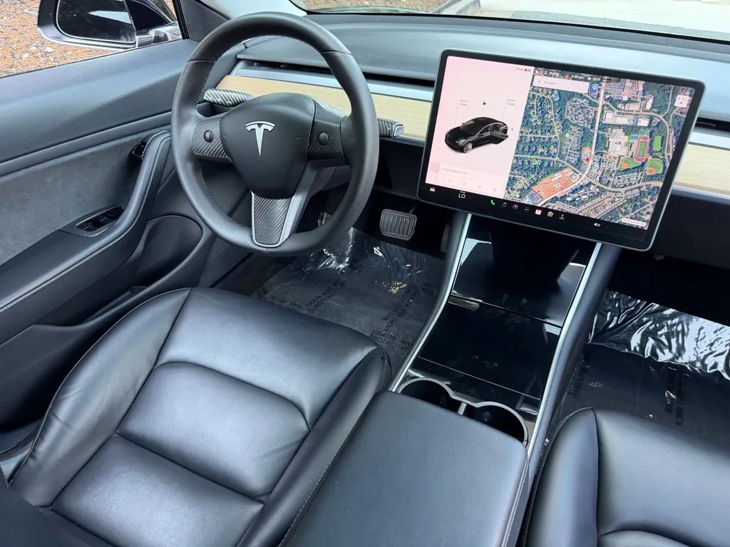 Tesla Model 3 photo 41