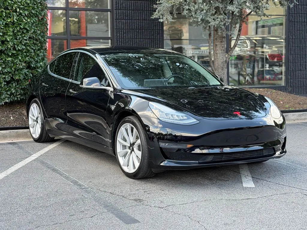 Tesla Model 3 photo 7