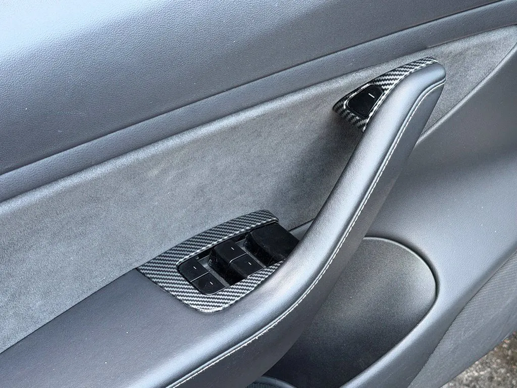 Tesla Model 3 photo 29