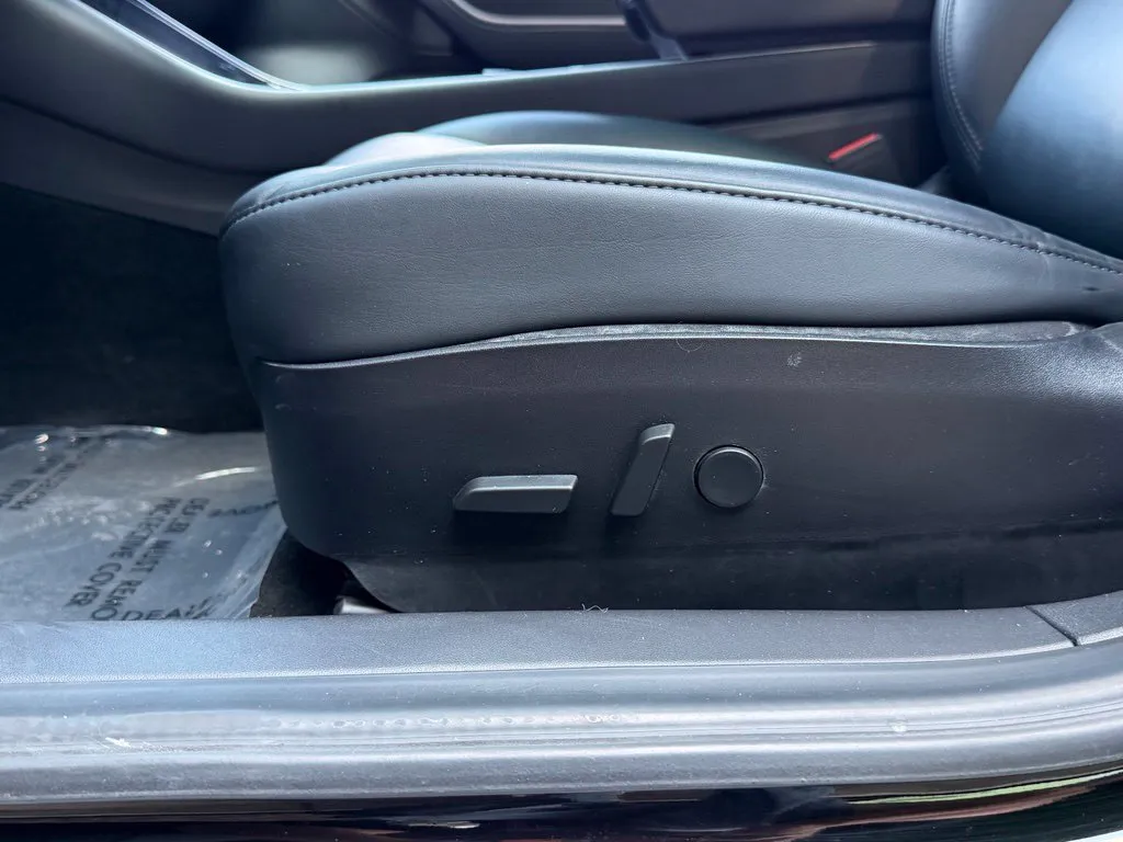 Tesla Model 3 photo 27
