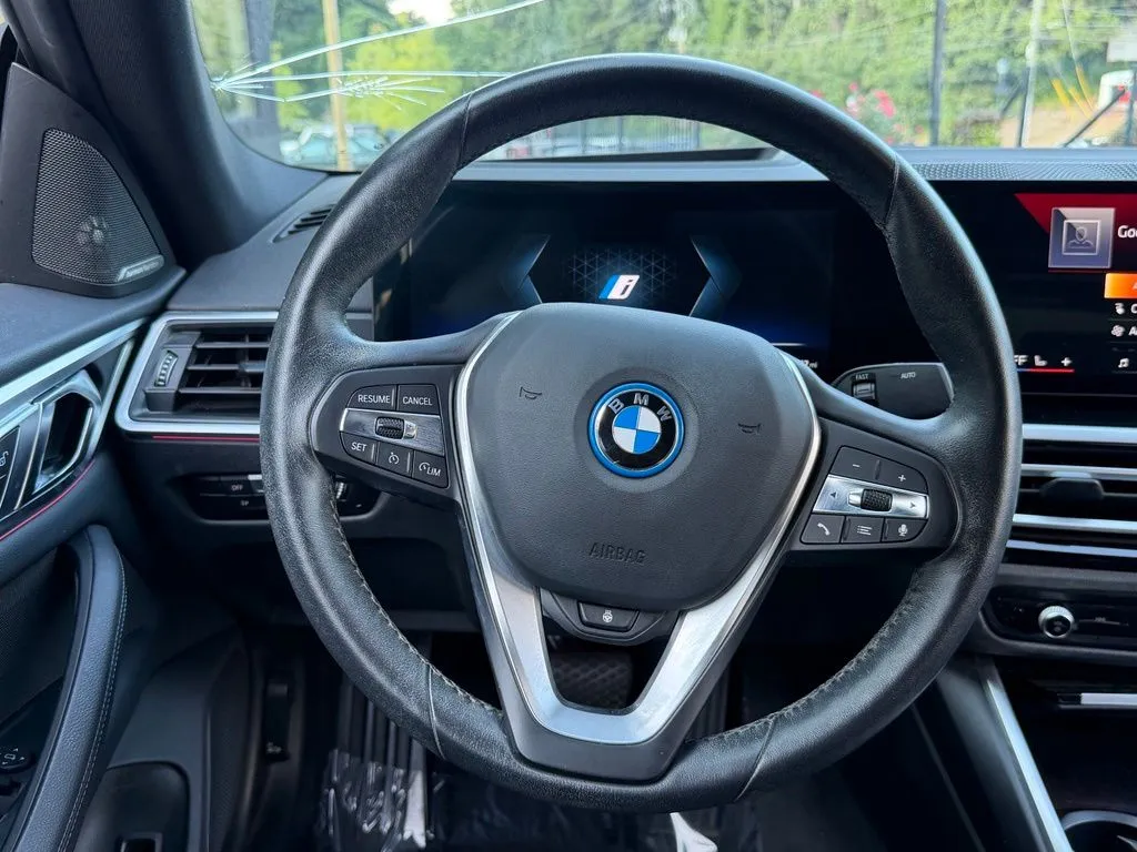 BMW i4 photo 44
