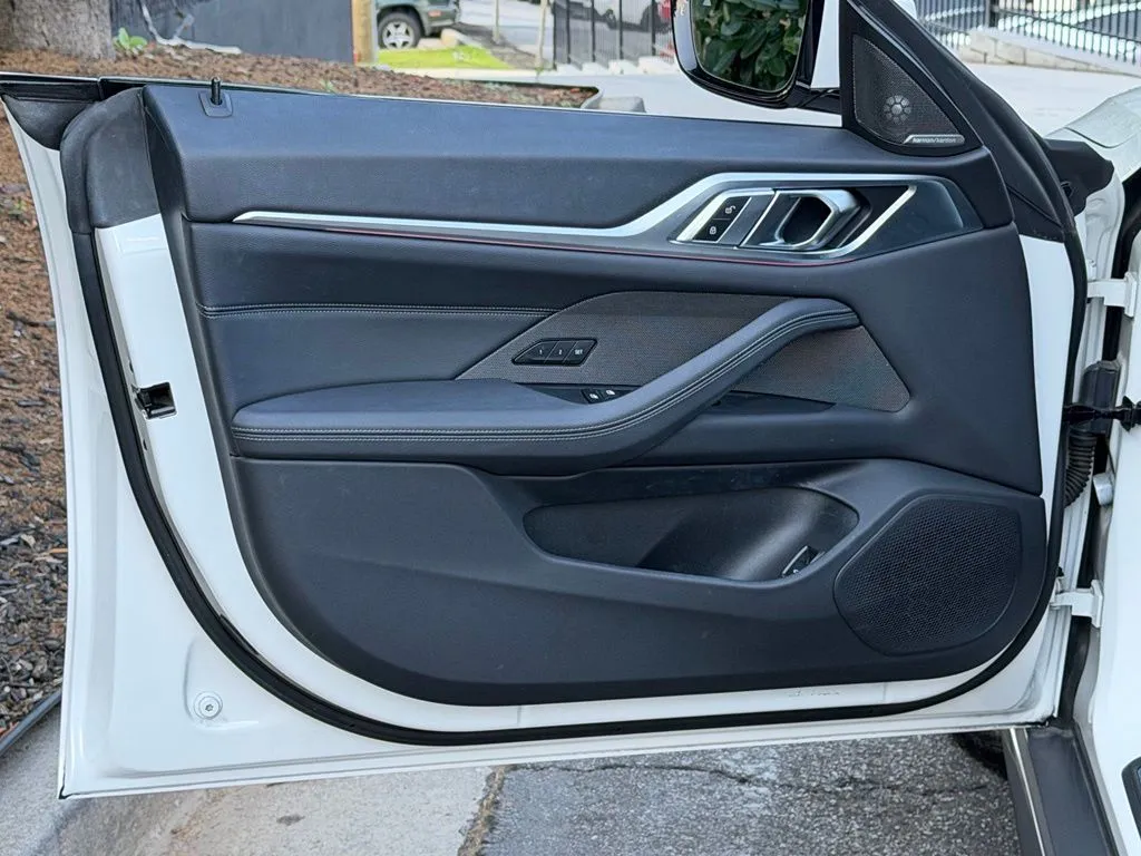 BMW i4 photo 29