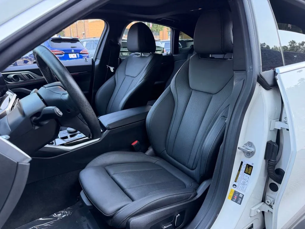 BMW i4 photo 26
