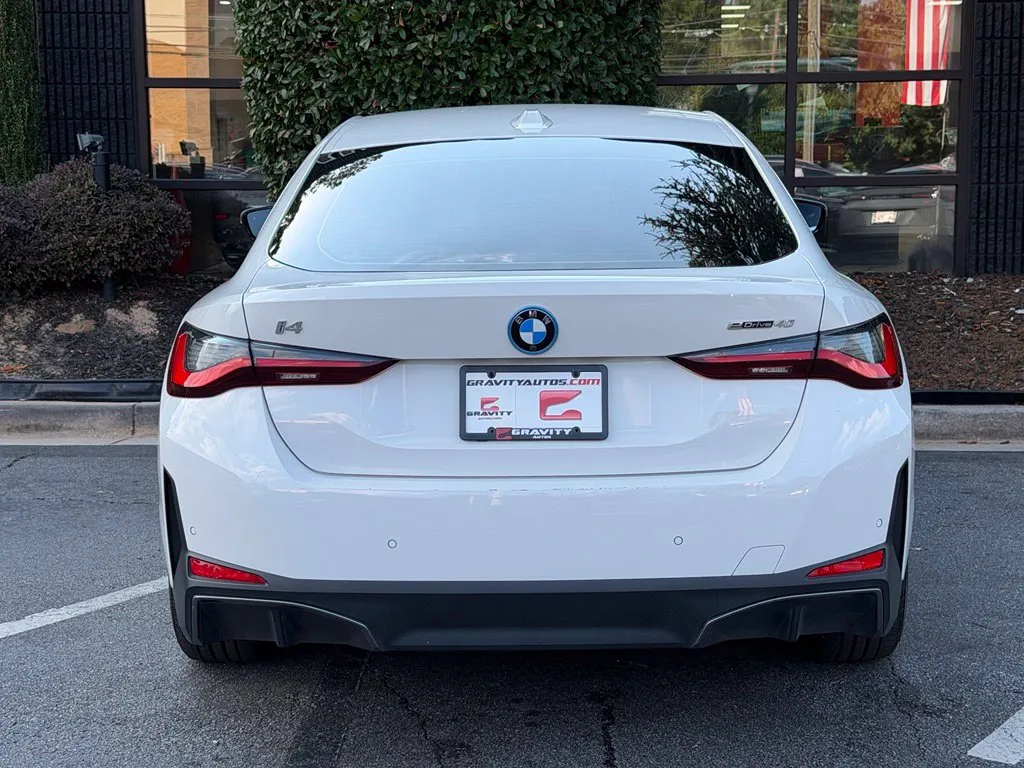 BMW i4 photo 14