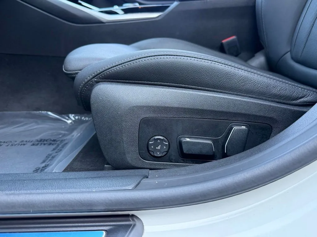 BMW i4 photo 27