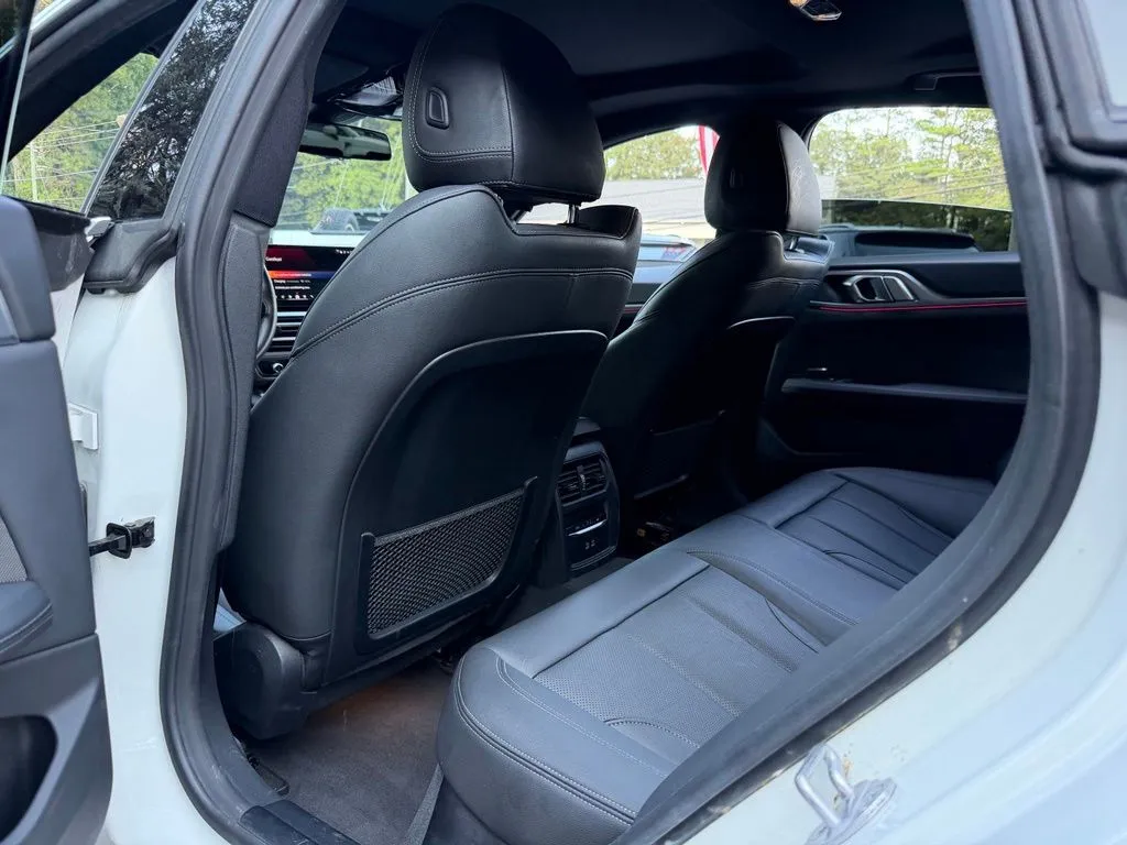 BMW i4 photo 31