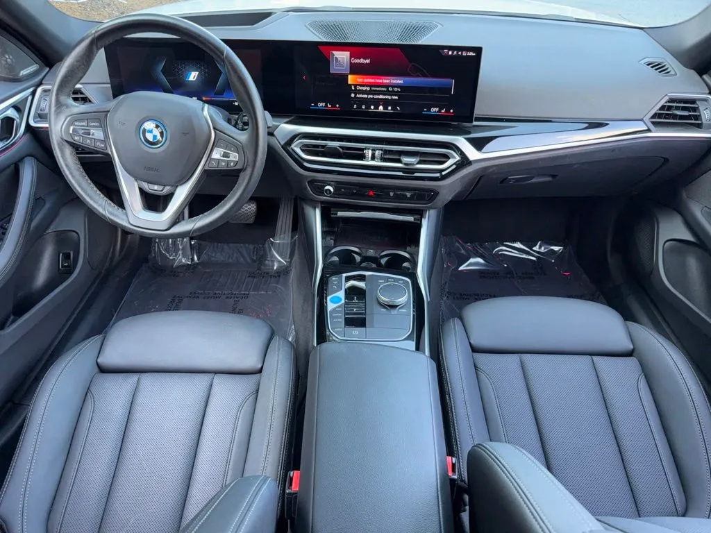 BMW i4 photo 41