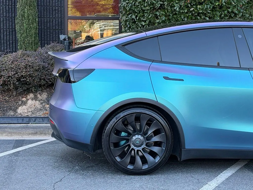 Tesla Model Y photo 22