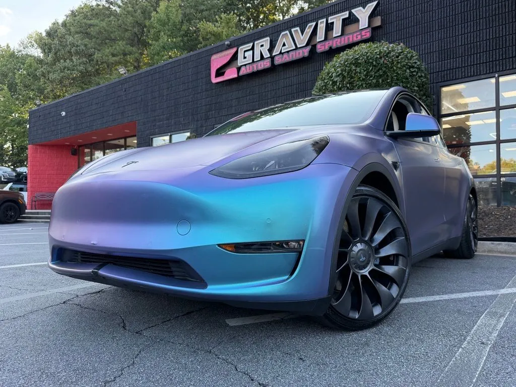 Tesla Model Y photo 2