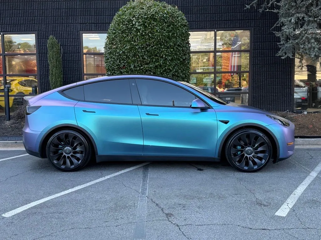 Tesla Model Y photo 21