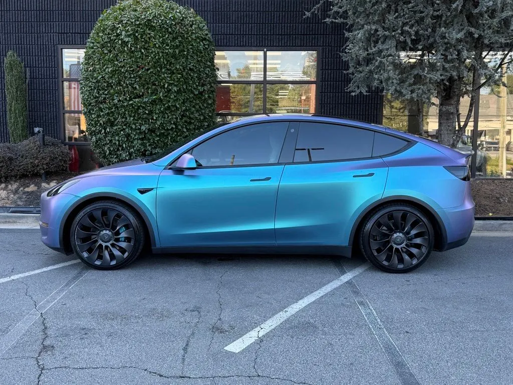 Tesla Model Y photo 9